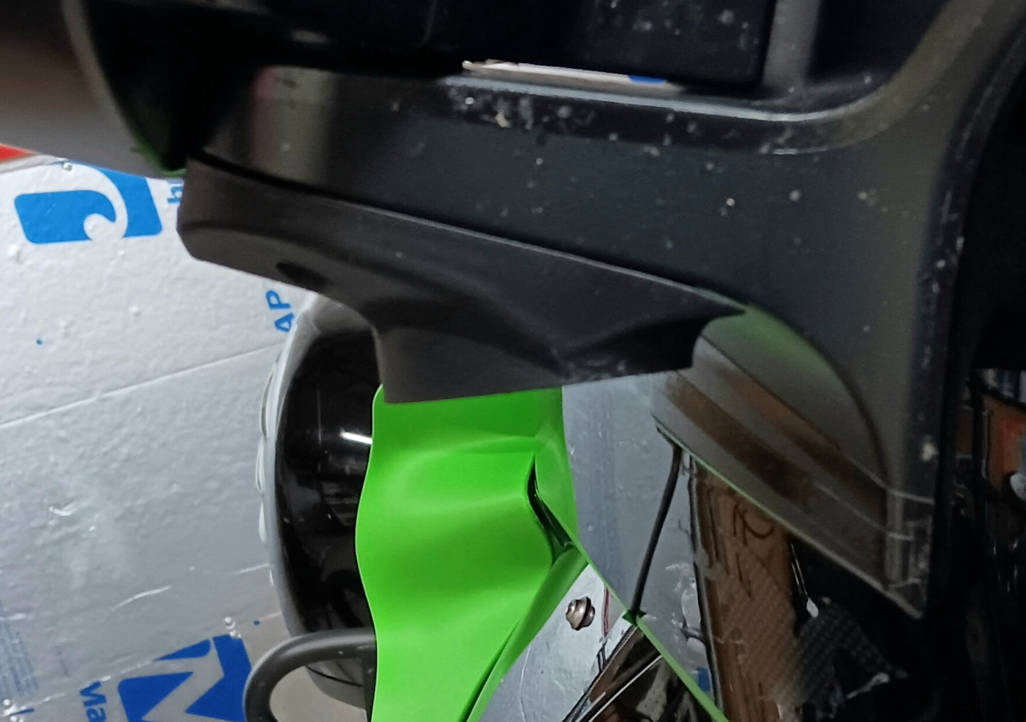 offset single under mirror light mount
